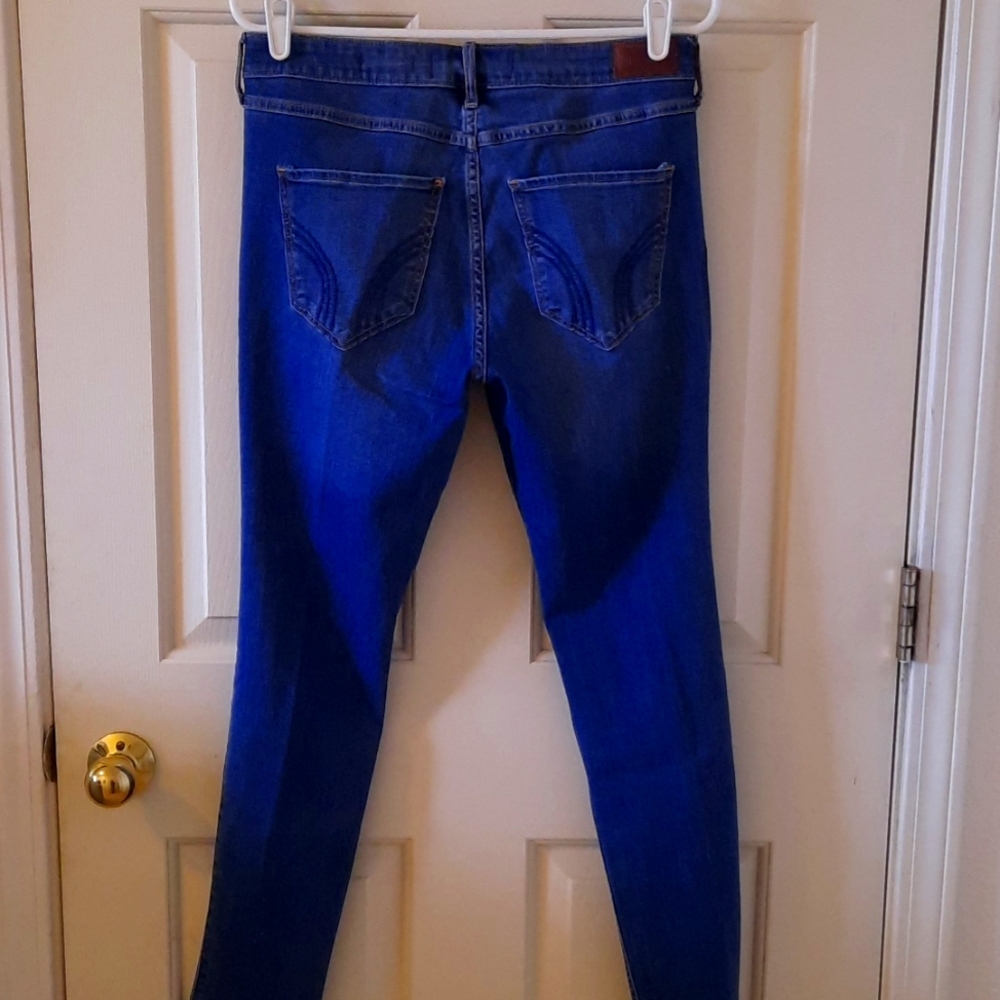 Hollister size 11 regular. High rise super skinny. Medium blue.